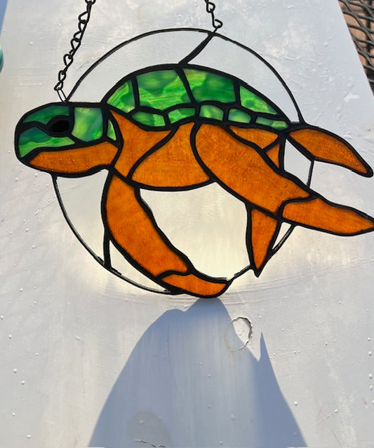 Sea Turtle Stained Glass Suncatcher – Round Coastal Window Hanging – Green Shell - Clear Glass Background – Nautical Decor