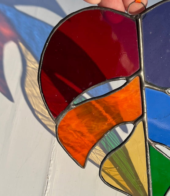 Rainbow Stained Glass Monstera Leaf Suncatcher – Tropical Window Hanging, Black Patina Finish, Handmade Glass Art