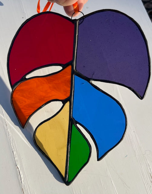 Rainbow Stained Glass Monstera Leaf Suncatcher – Tropical Window Hanging, Black Patina Finish, Handmade Glass Art
